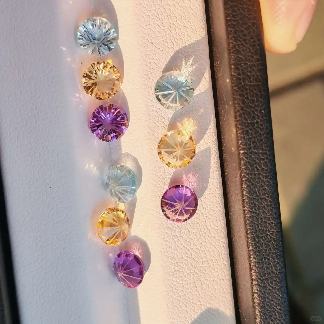 “Estrellas Brillantes” – Gemas con talla fuego de 6 mm - (tiempo de producción 7–15 días)