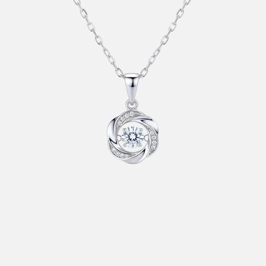 Collar con colgante retorcido